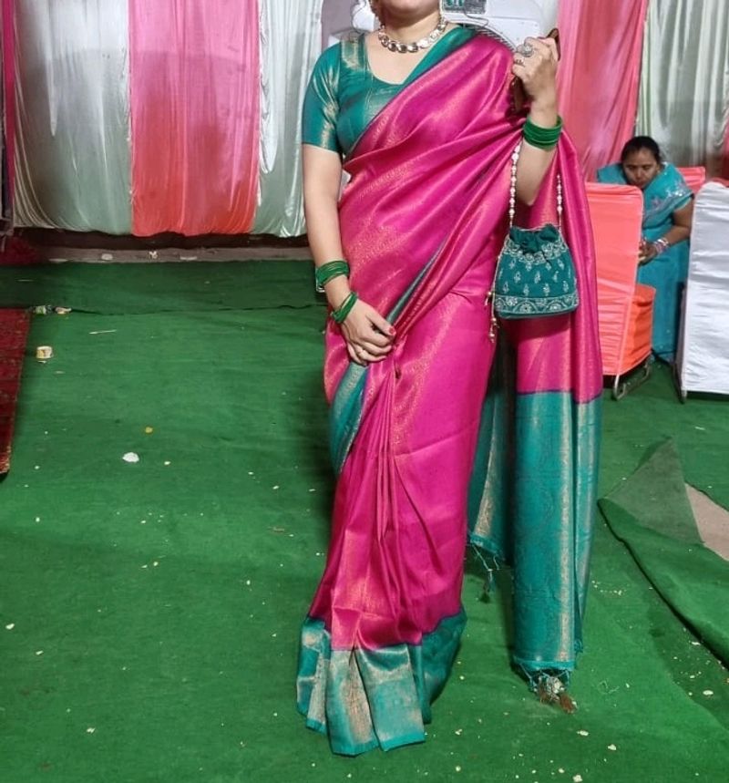 Silk Saree With Padded Blouse