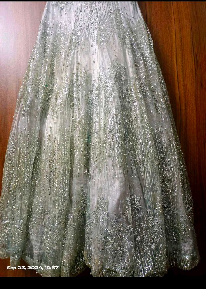 ❄️❄️❄️ Beautiful Silver Gown ❄️❄️❄️