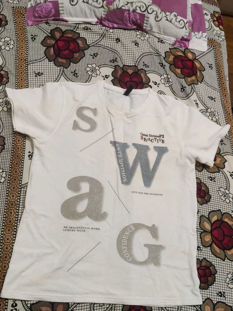White &#39;SWAG&#39; Graphic Tee
