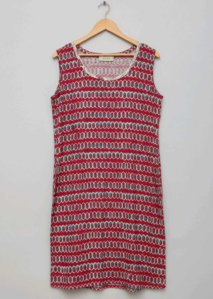 Patterned Sleeveless kurti