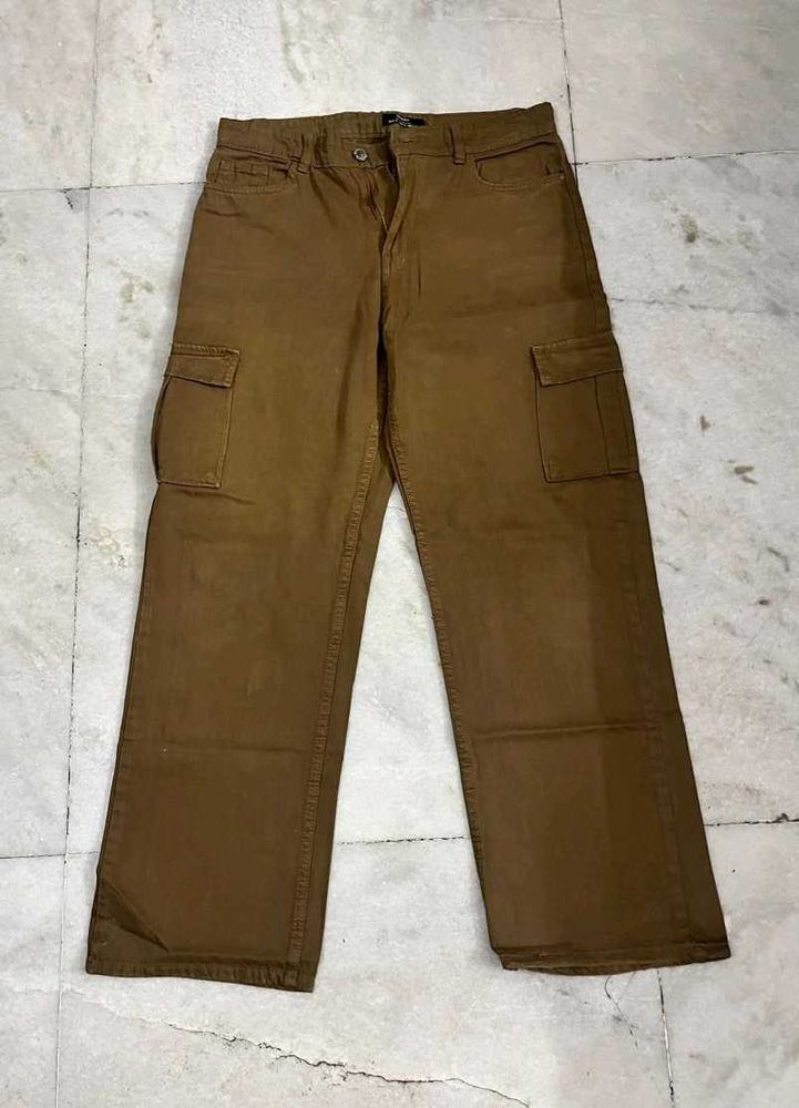 BERSHKA LIGHT BROWN CARGO JEANS (32)