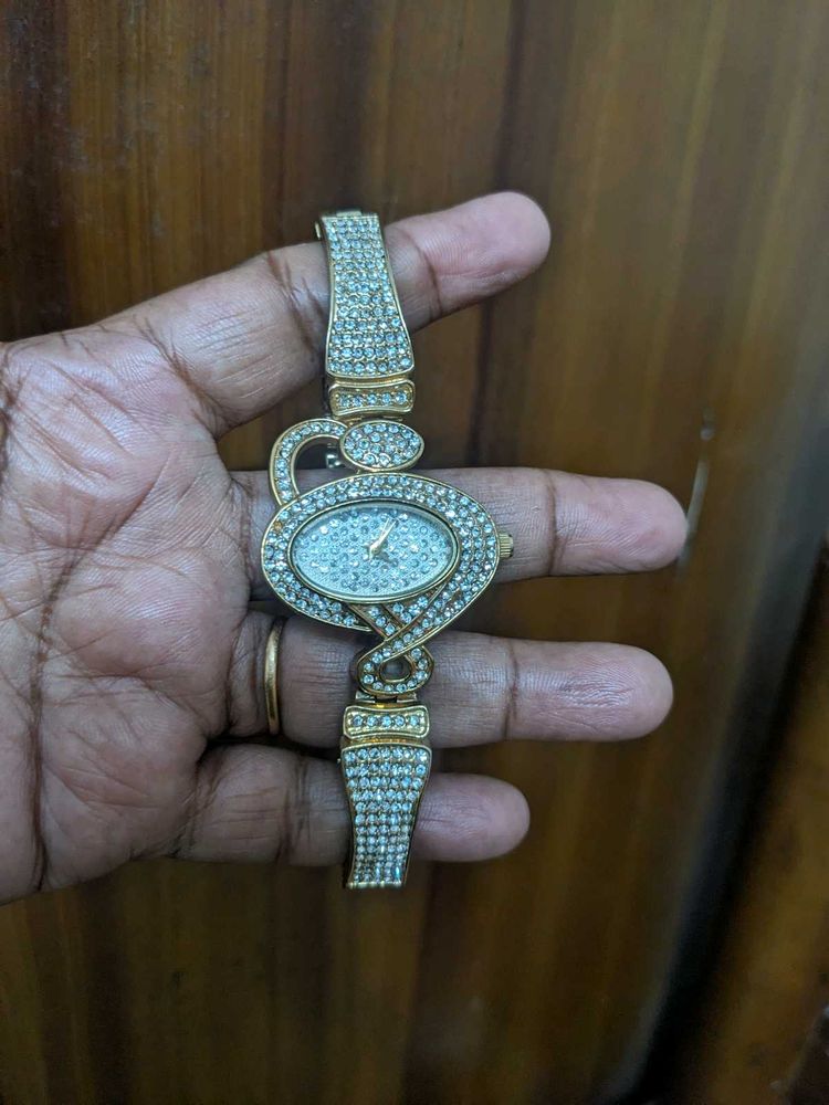 New Stylish Women&#39;s Watch