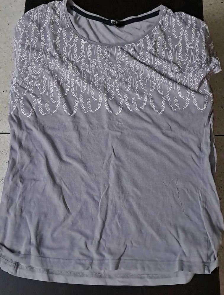 Stylish Grey Embroidered Women&#39;s T-Shirt
