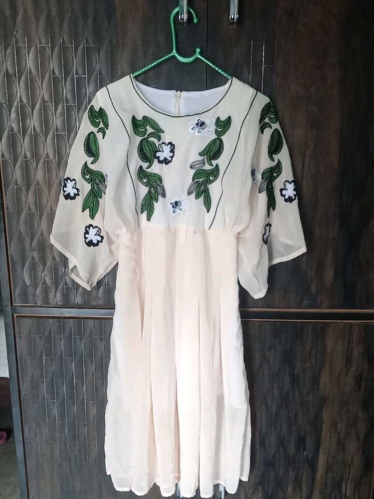 Elegant Floral Dress🌼👗