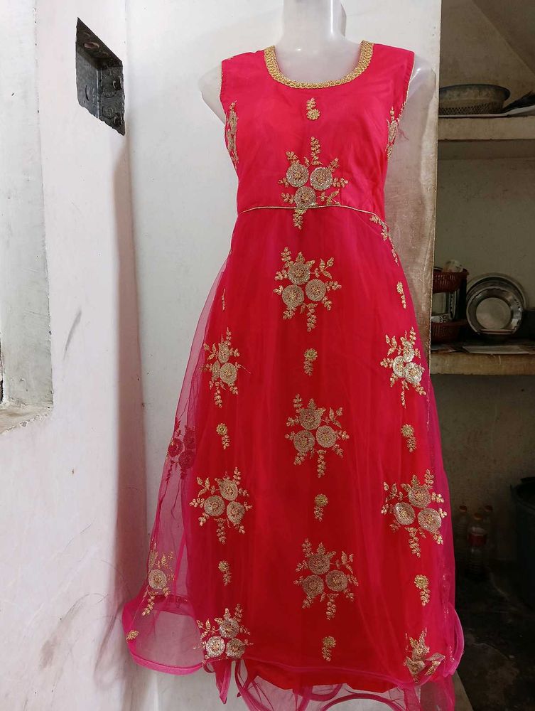 Beautiful 😍 Gowns For Girls