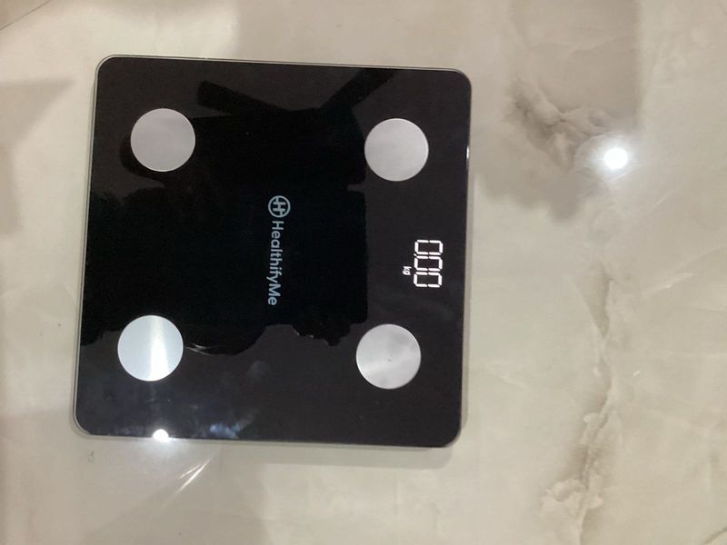 HealthifyMe Smart Digital Weight Scale