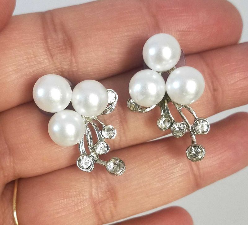 Pearl Floral Earrings
