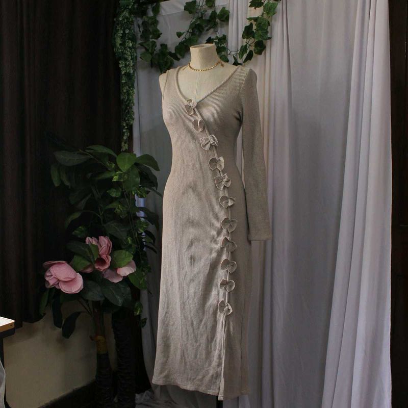Ribbed Knit Maxi Dress with Bow Detail