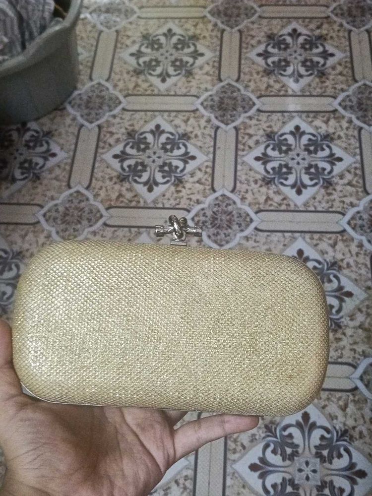 Elegant Gold Glitter Clutch