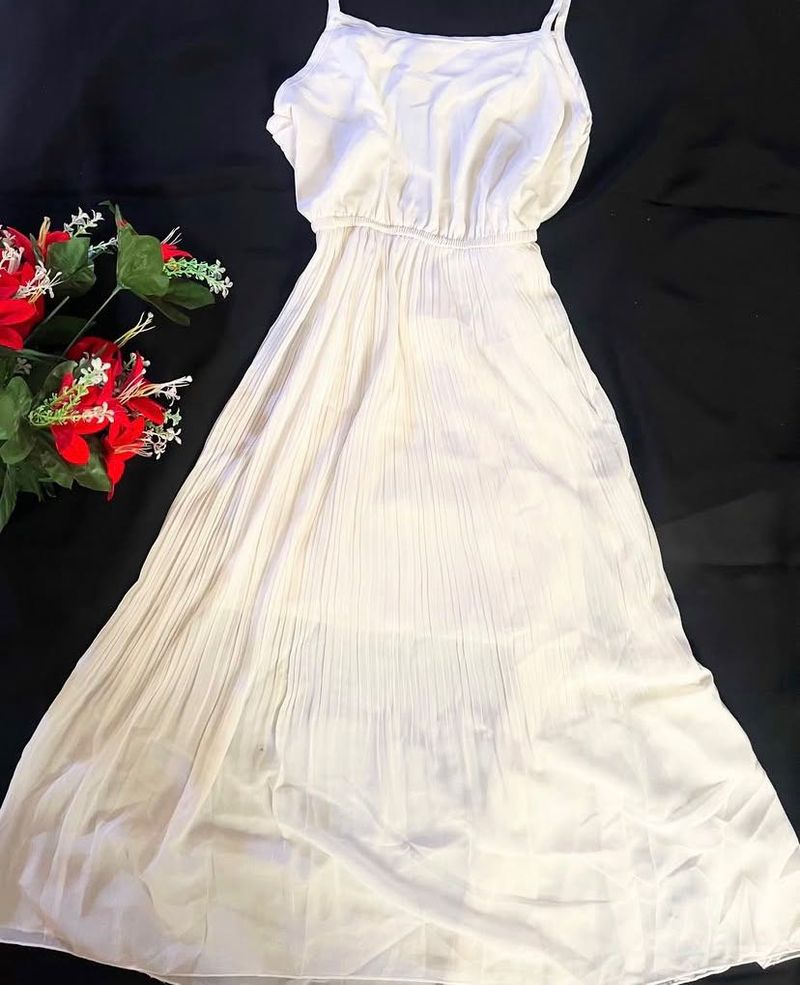 White Sundress midi dress❤️🦋🎀