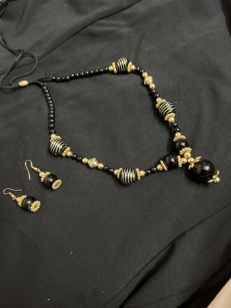 Black N Gold Set