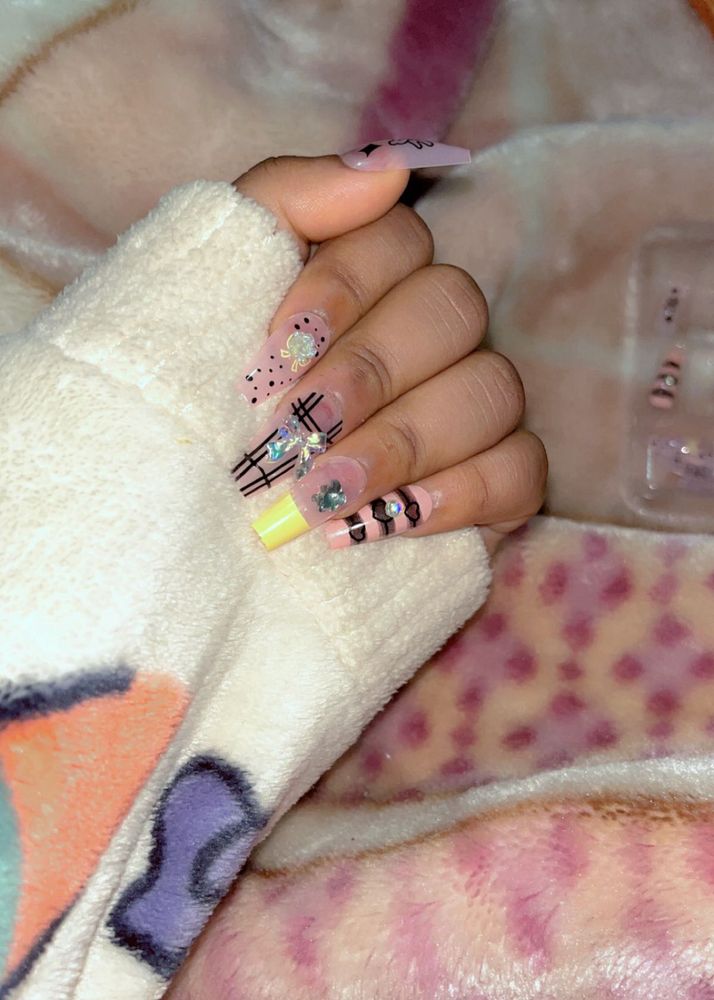 Stylish Press-On Nail Set