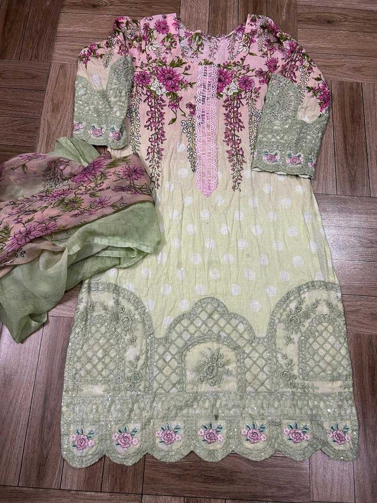 Floral Embroidered Kurta Set