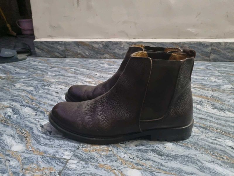 Brown Leather Chelsea Boots