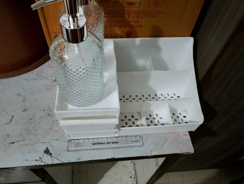 Pack Of 2 Soap Dispensers+ Free storage Organiser