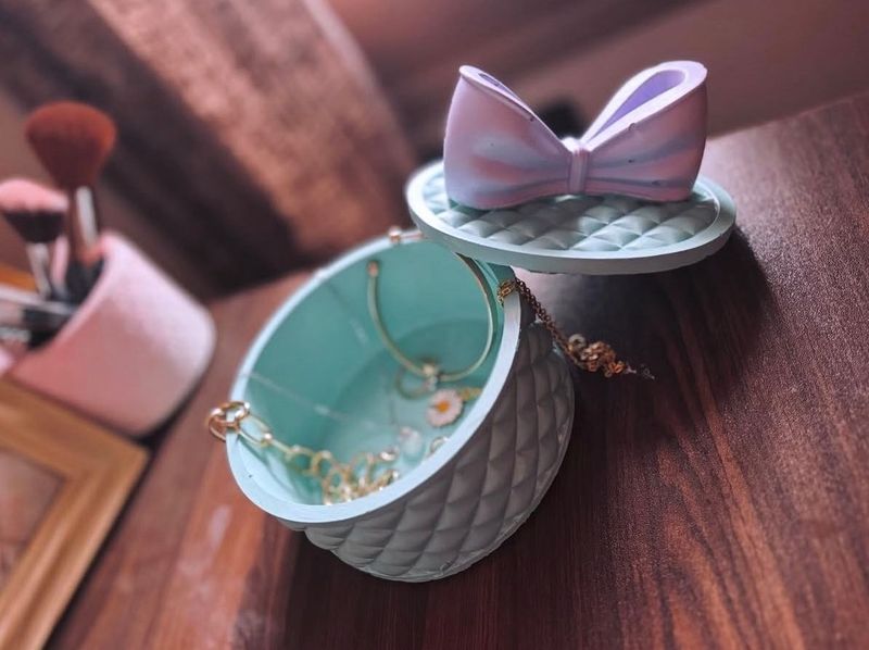 Bow handle Storage Box