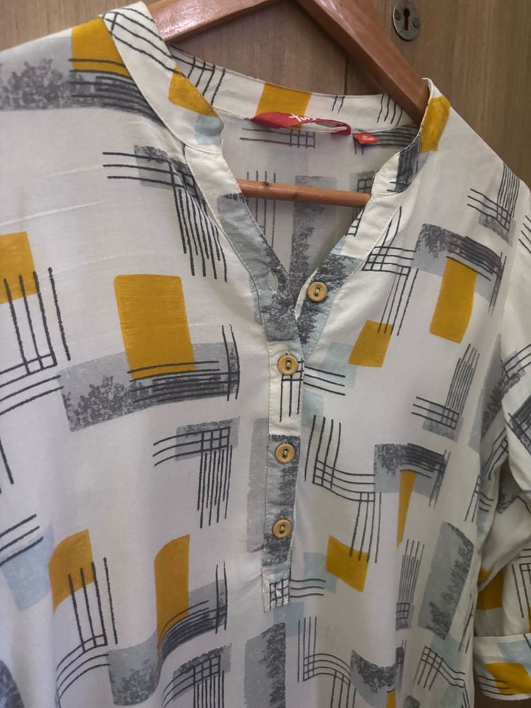 Abstract Print Button-Down Top