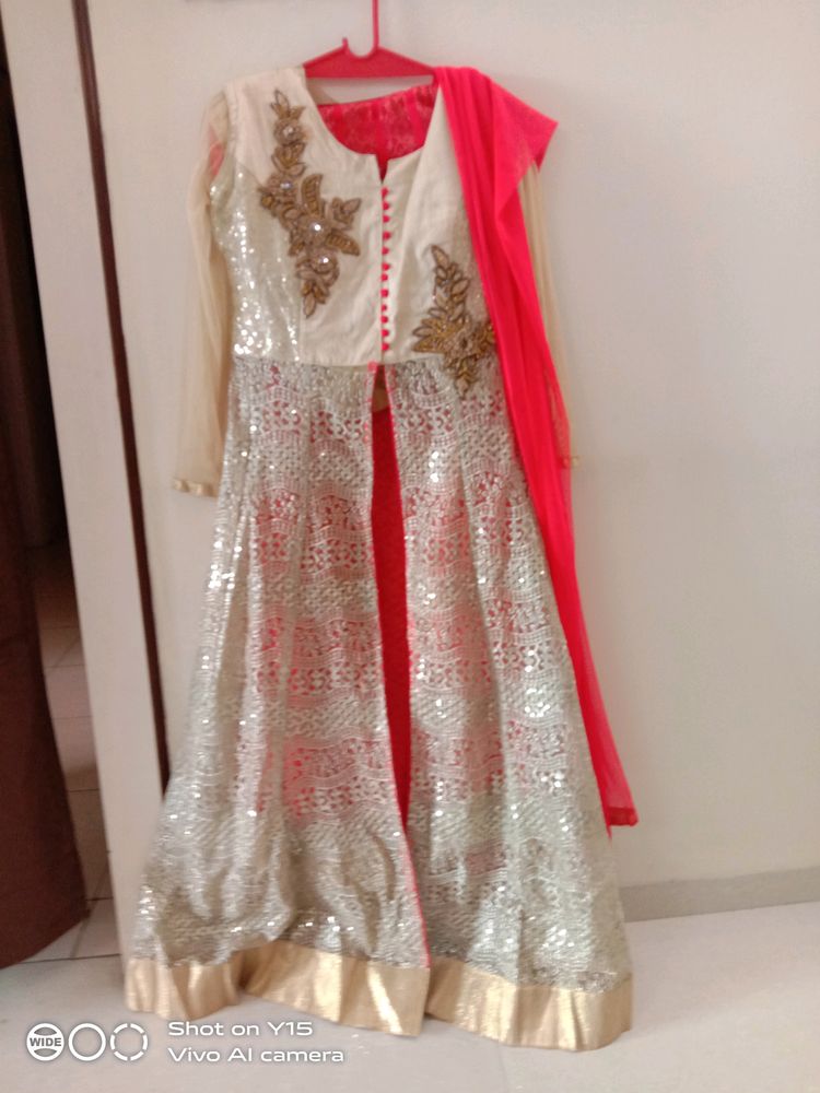A 4 PIECE SUIT BAJIRAO MASTANI WITH AMAZING ELEGANT HEAVY WORK ON NET FABRIC