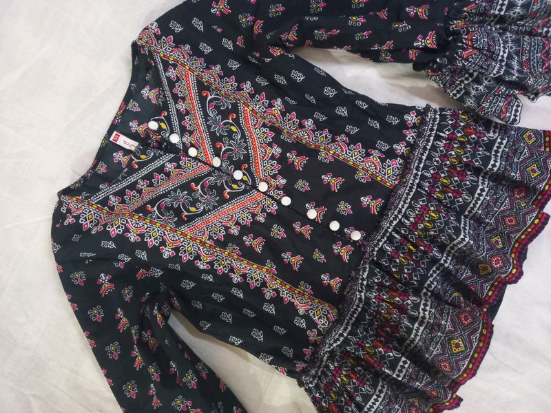 Patterned Ruffle Sleeve Top