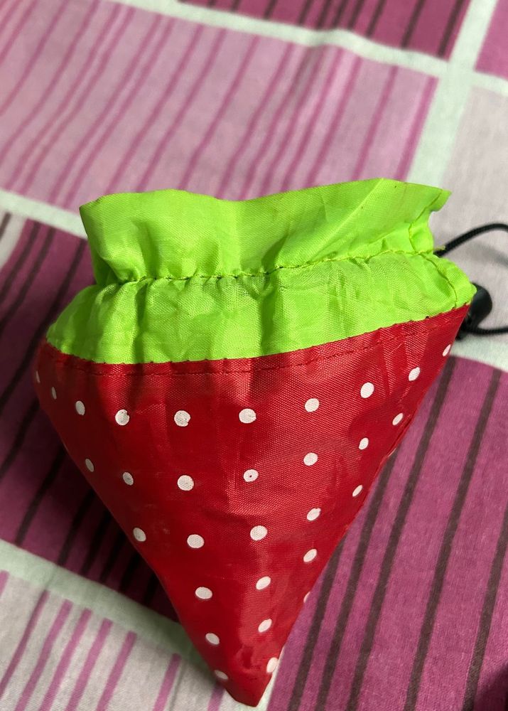 Strawberry Shape Foldable Tote Bag | COINS✅