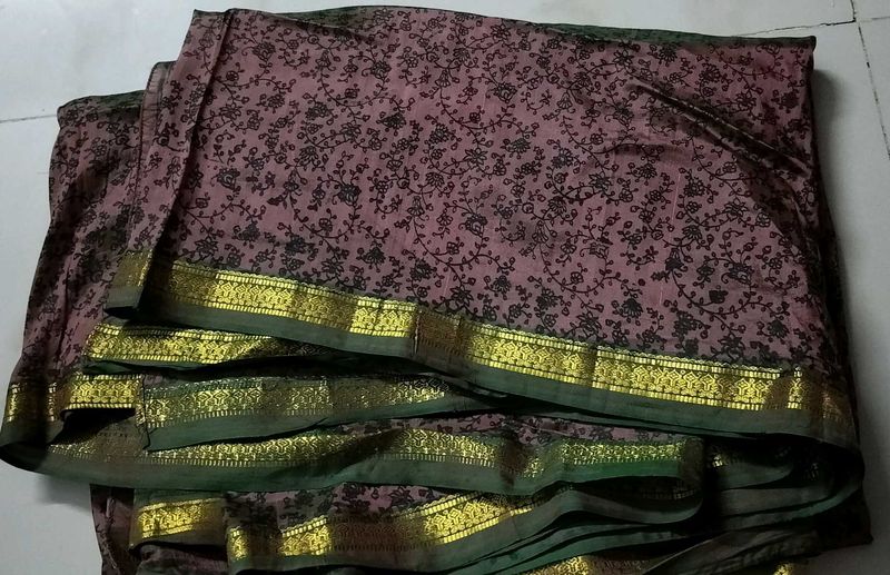 Beautiful Gold Border Saree