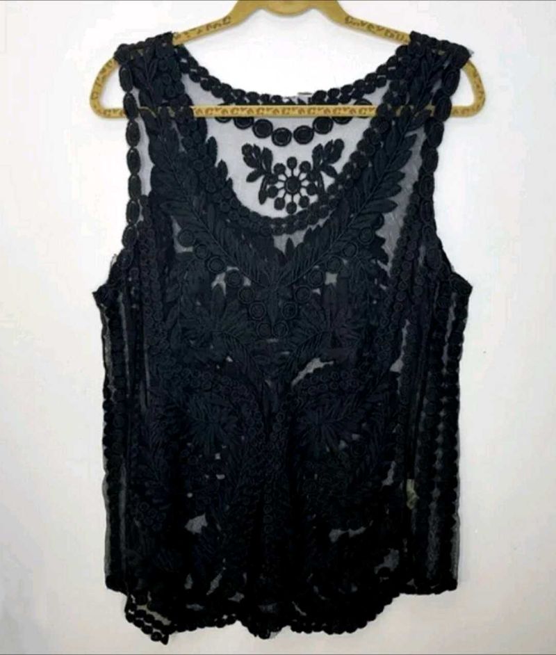 versatile black lace overlay top!✨👀