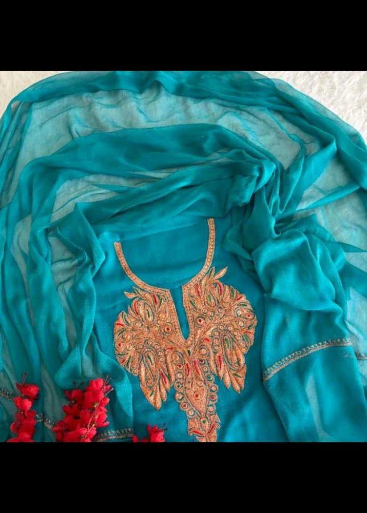Unstiched Kashmiri Suit 👗🌺