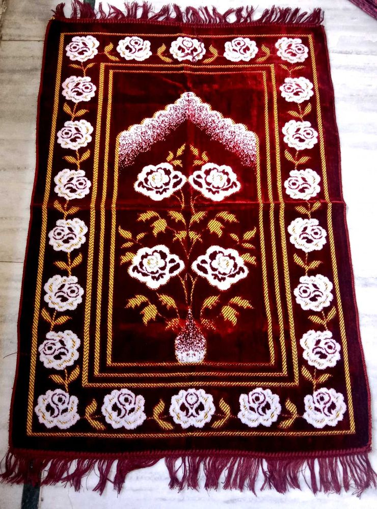 Floral Prayer Rug - Maroon