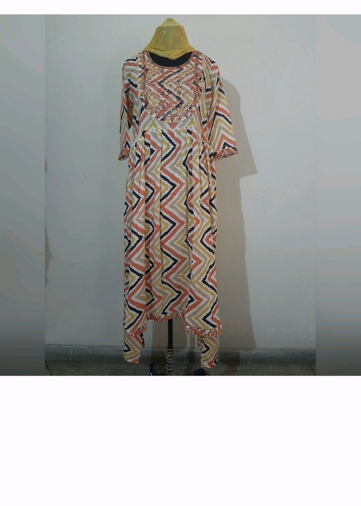 Women&#39;s Naira Cut Kurti Set