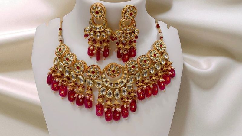 Kundan Jewelry Set