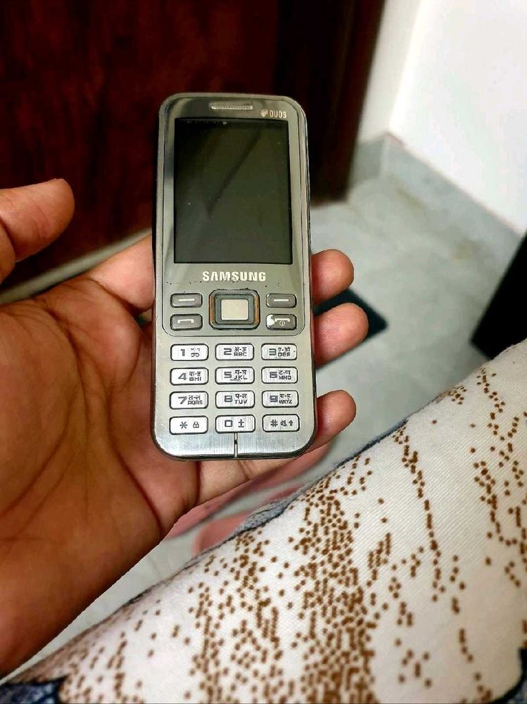 Samsung C3322 Feature Phone - Collectable!