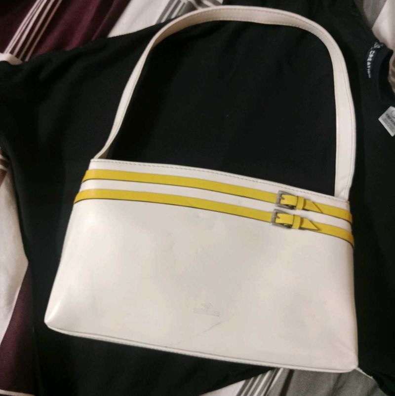 golden duck Shoulder Bag