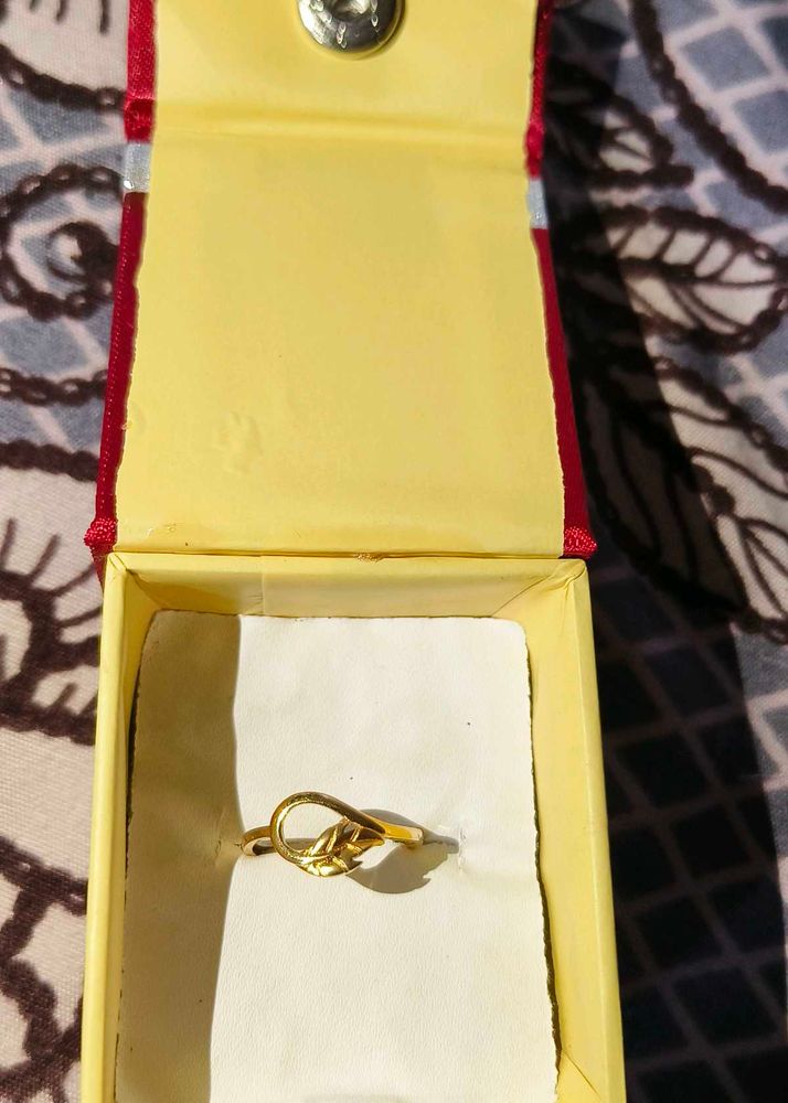 Elegant pure  Gold Ring 18k with hall mark