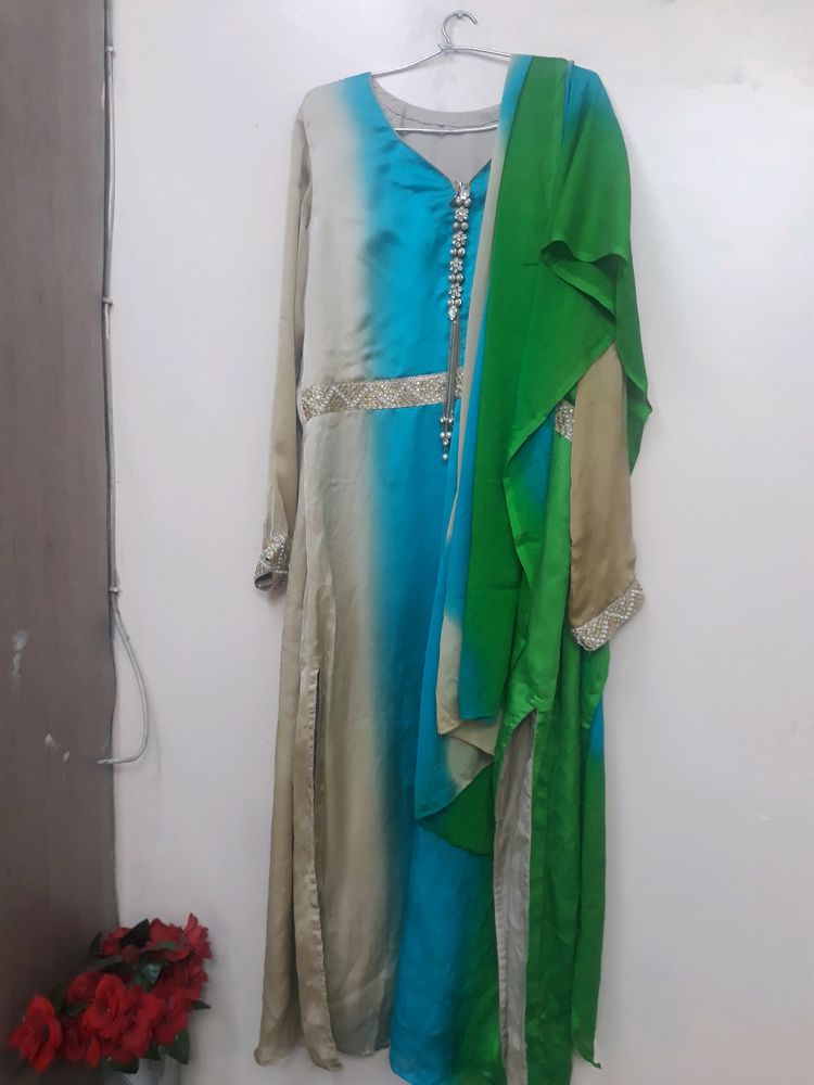 SHADED GOWN