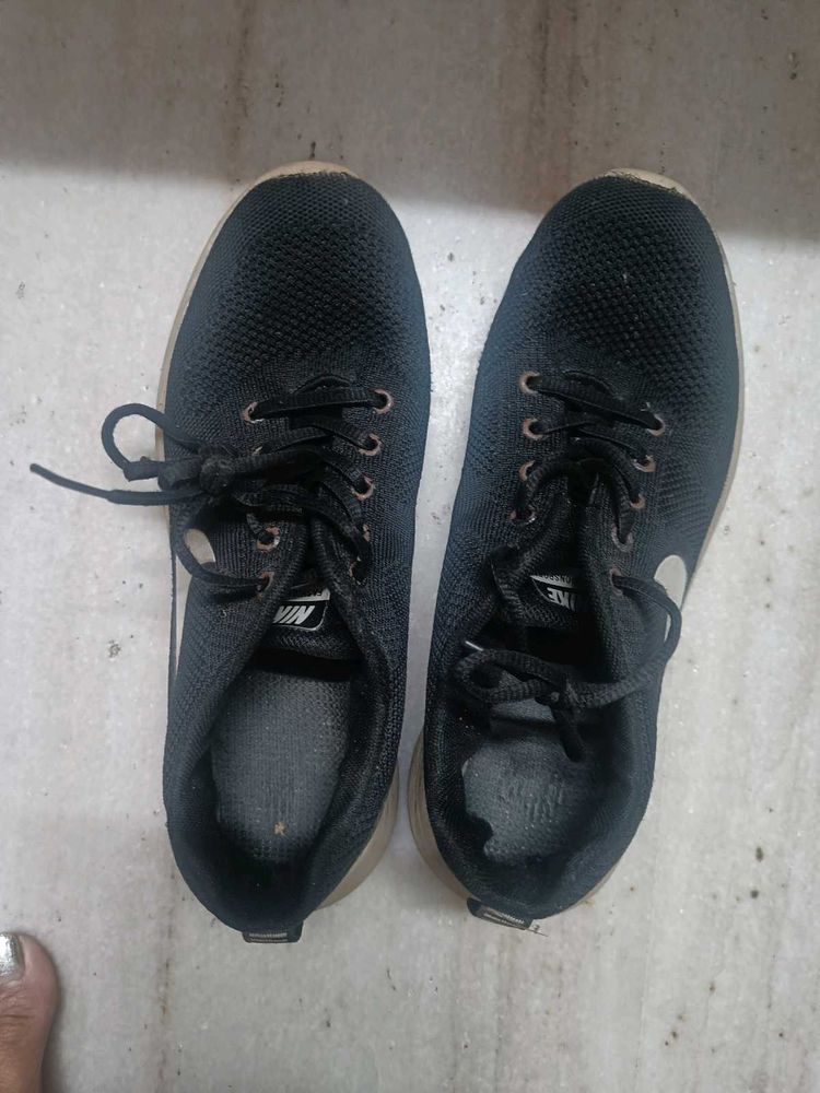 Nike Women Sports Shoes