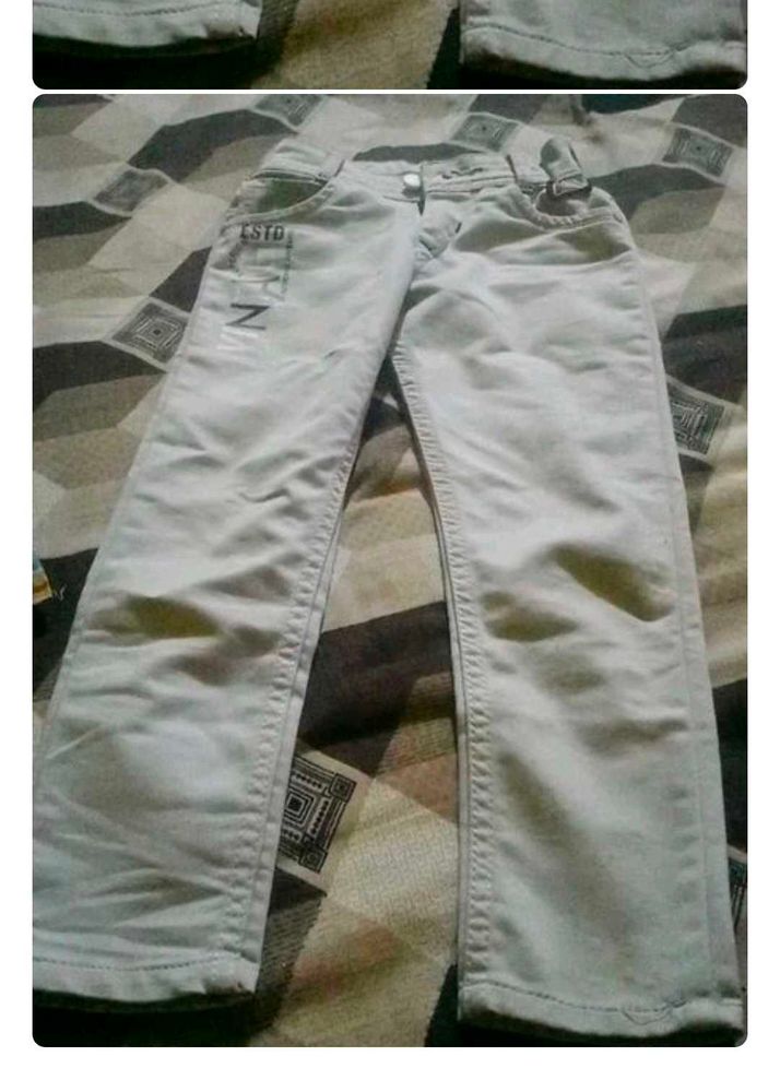 Neutral Jeans