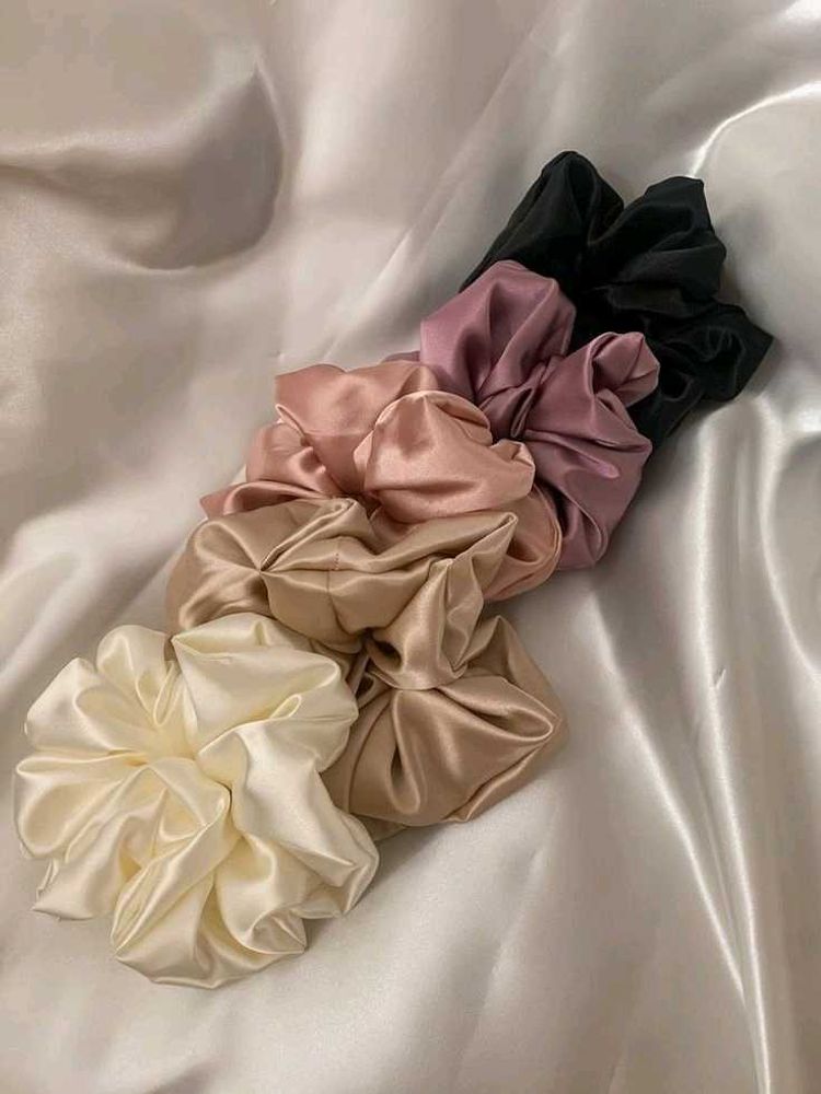 Satin Scrunchie Set✨💗