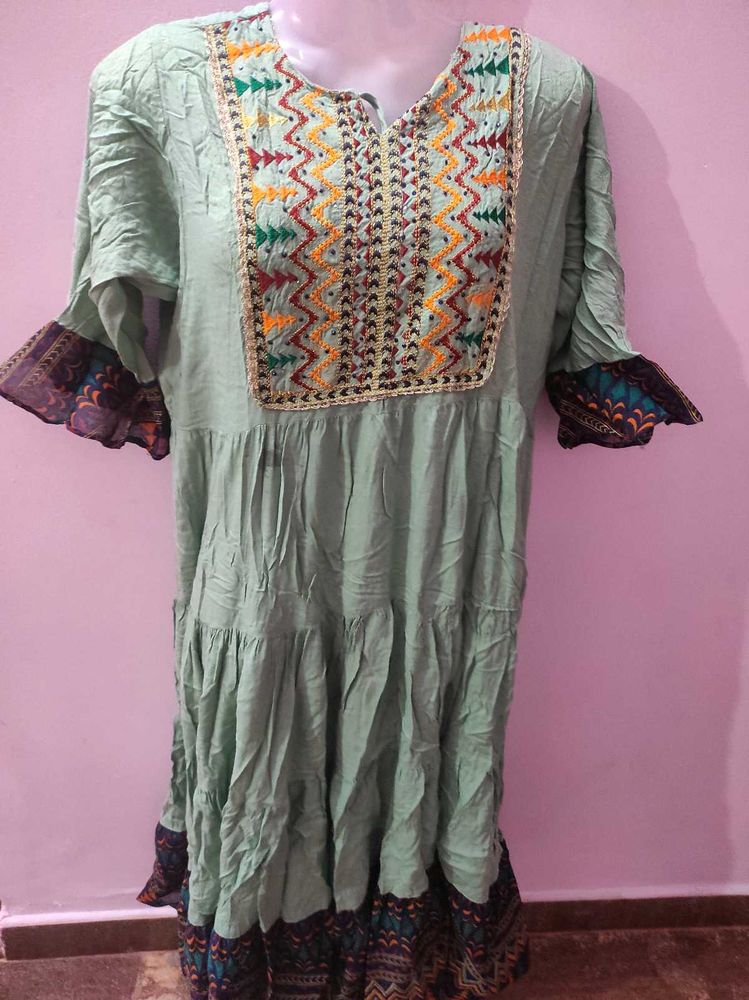Xxl Embroidered Green Kurta