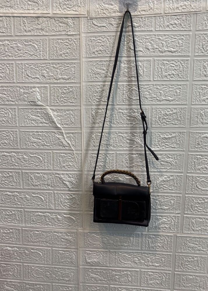 🇬🇧 Charles &amp; Keith Imported Sling Bag