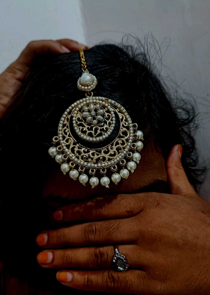 Stunning Gold &amp; Pearl Chandbali Maangtika