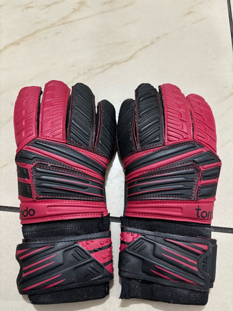 Price Drop!!!Nivia Goalkeeping Gloves 🧤 8 Number