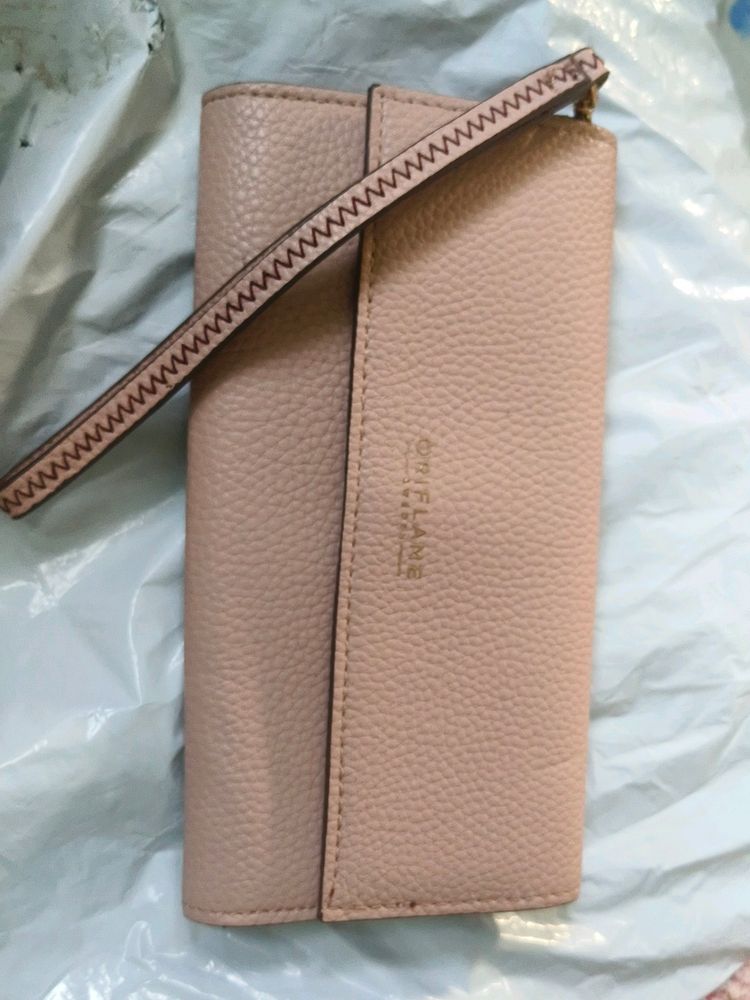 ON SALE! Oriflame Wallet New But Little Flaw check