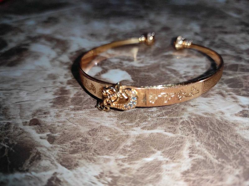 Gold-toned Bangle