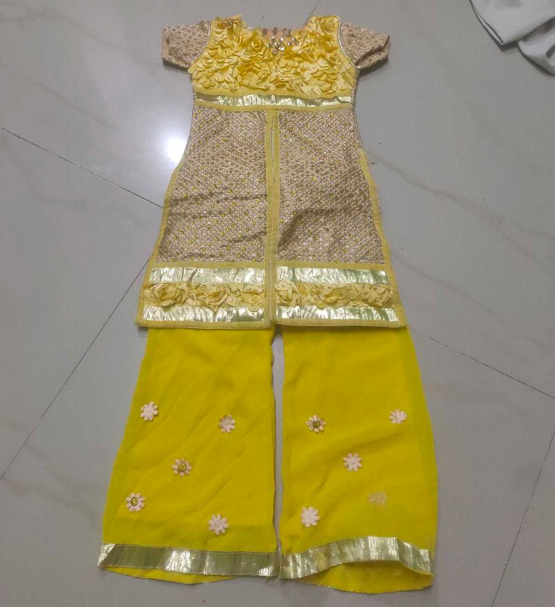Girls&#39; Yellow Salwar Kameez