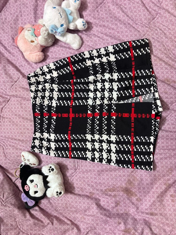 Houndstooth Mini Skirt