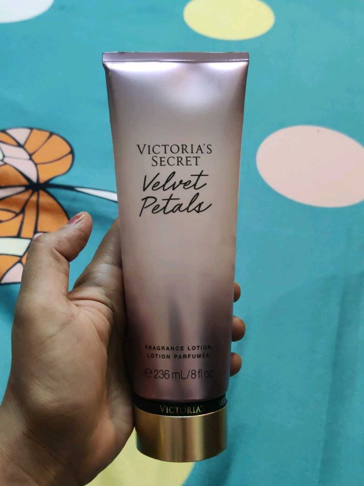 Victoria&#39;s Secret Velvet Petals
