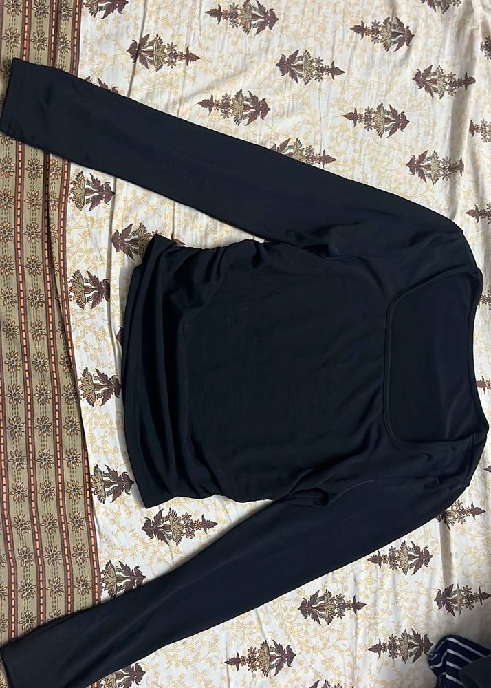 Black Long Sleeved Ruched Top