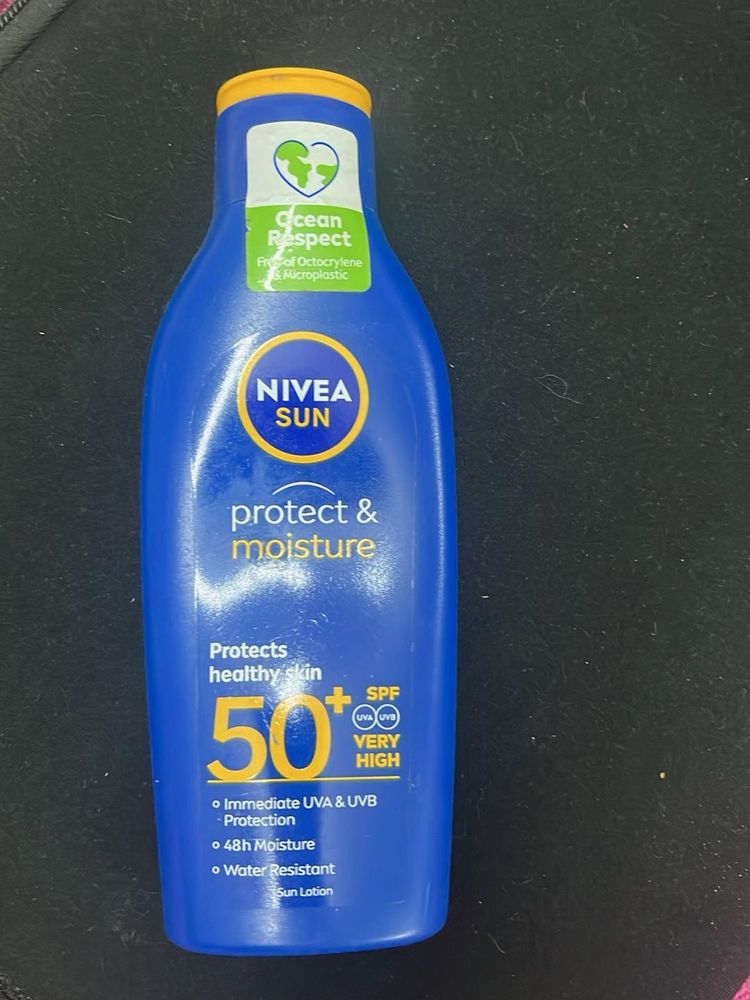 200ml Nivea Sun Protect &amp; Moisture SPF 50+