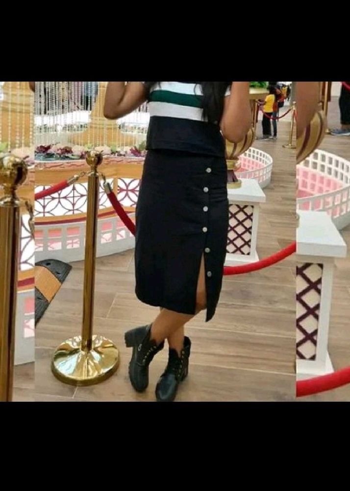 Black Button Slit Skirt