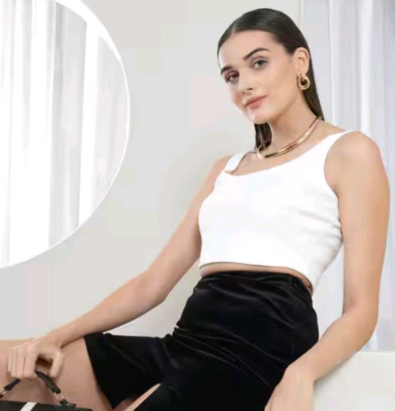 Woman Crop Top